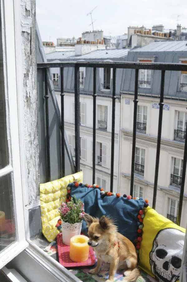 balcón con textiles