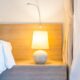 6 ideas para iluminar una cama