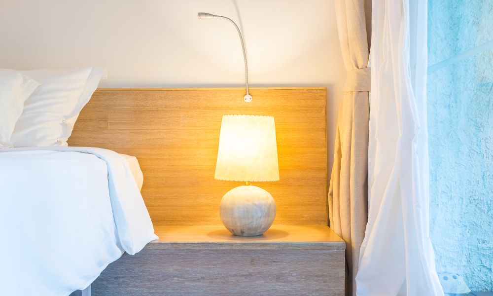 6 ideas para iluminar una cama
