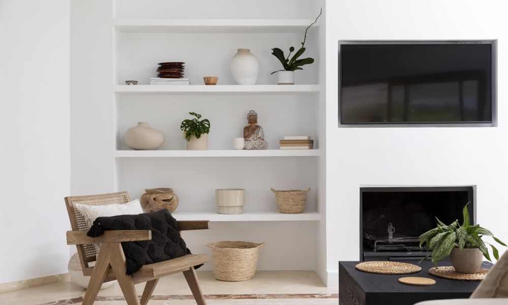 7 ideas para decorar las estanterías de tu hogar