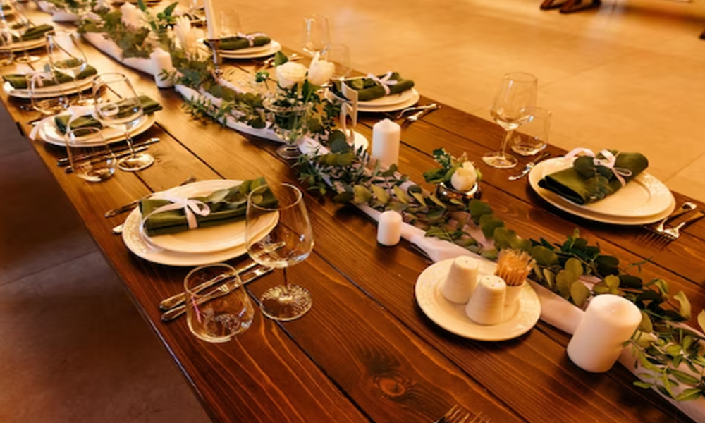 Cómo decorar la mesa con estilo y sin mantel