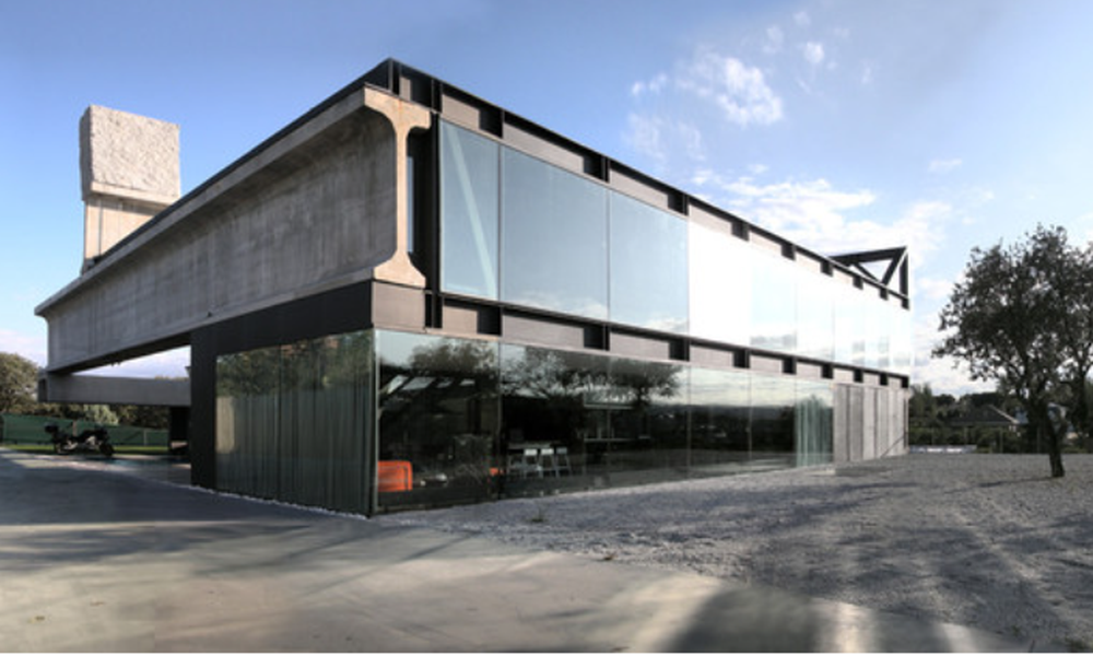 La Casa Hemeroscopium Un proyecto de arquitectura ultra-moderna en Madrid celebrada internacionalmente por los críticos