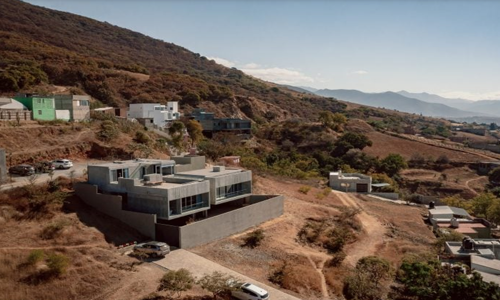 Admira esta casa diseñada por Estudio 18 en una colina