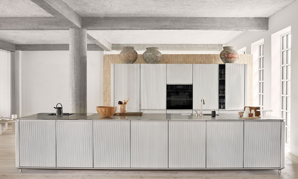La danesa Vipp reinventa la cocina con 100% aluminio
