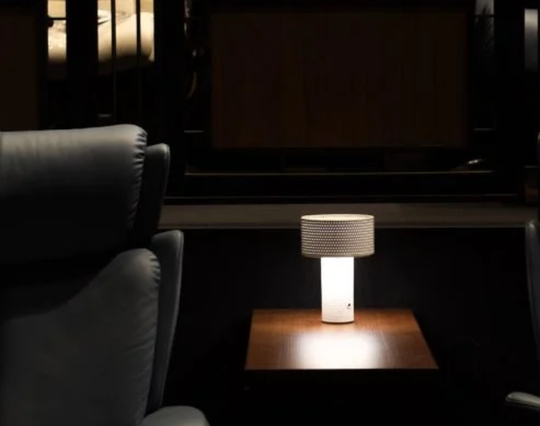 Haneul Kim diseña lámparas de vanguardia con materiales reciclados